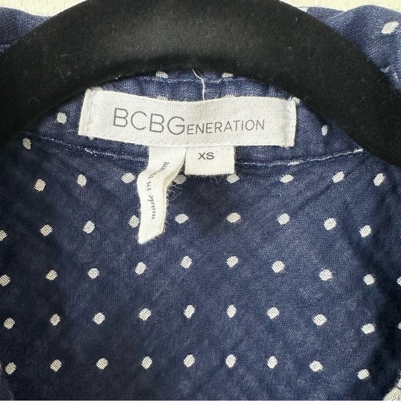 BCBGeneration Blue Chambray Long Sleeve Button Down White Polka Dot Top X Small - Picture 4 of 9